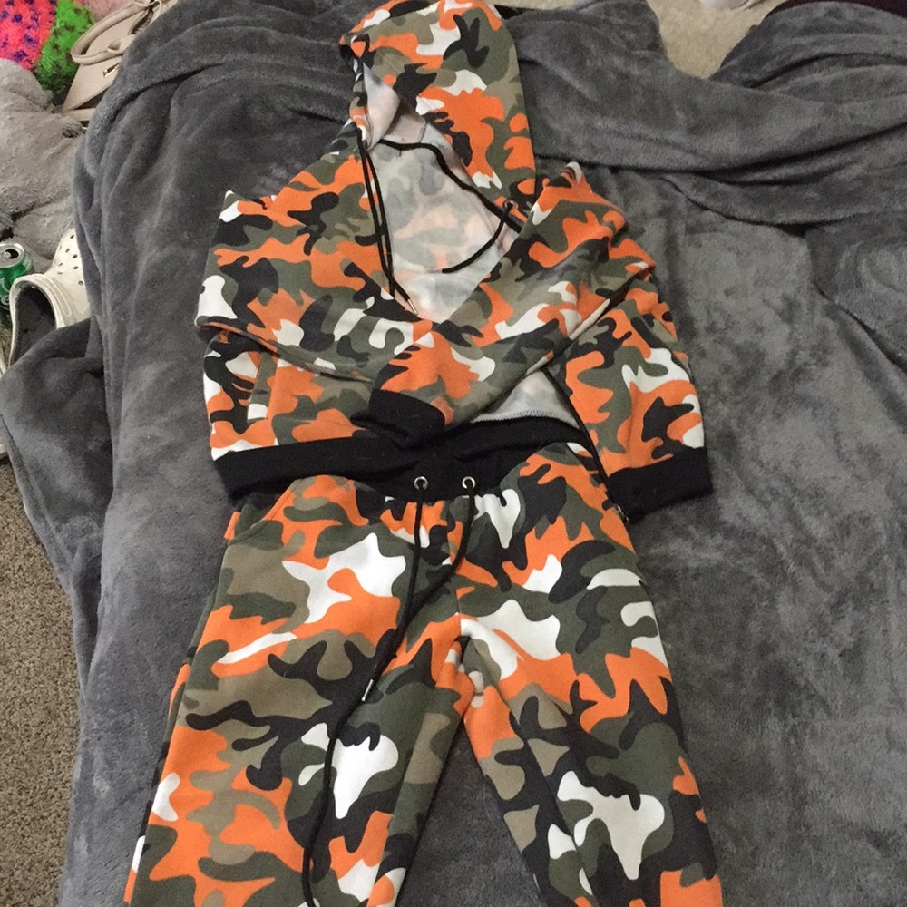 Camo outfit jacket and joggers